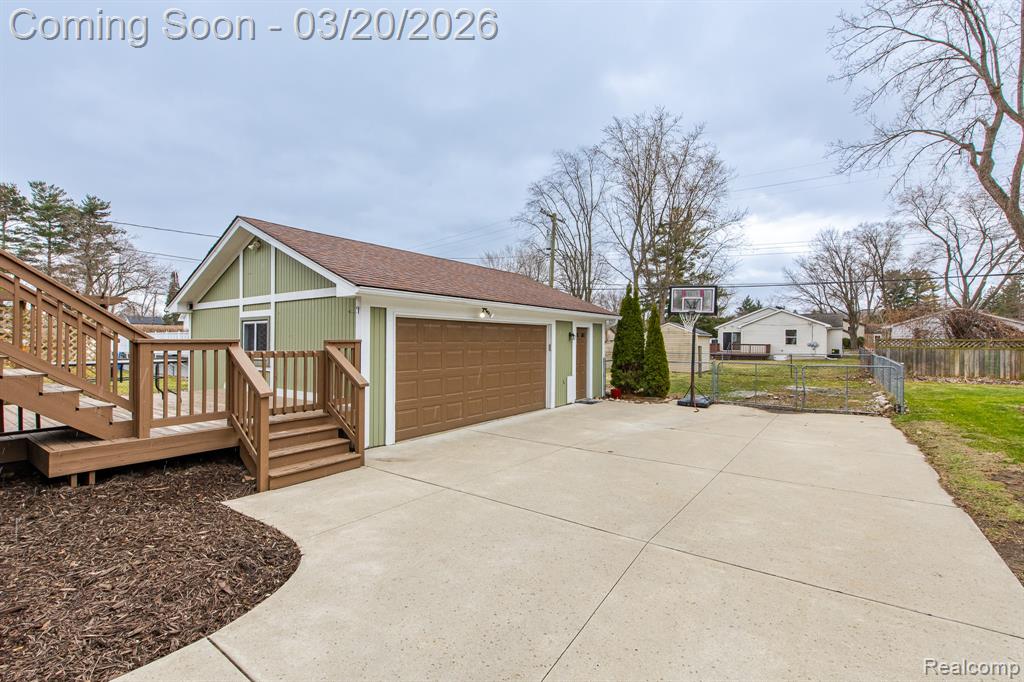 7691 Bridge Road, Waterford, MI 48329 — Photo 32