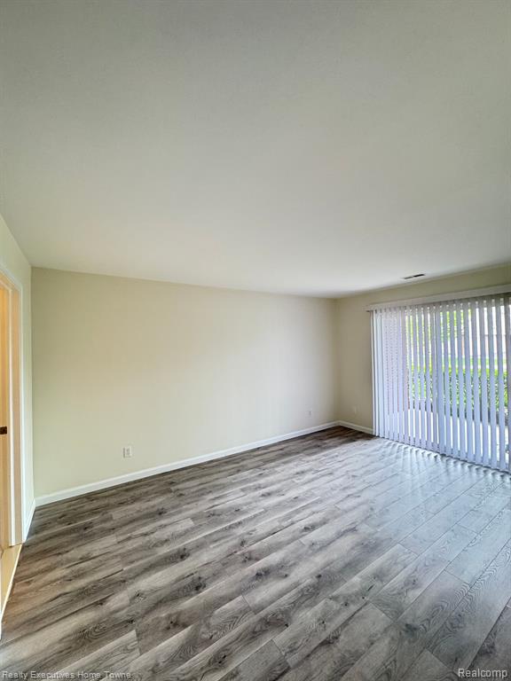 5685 PINE AIRES Drive, Sterling Heights, MI 48314 — Photo 13