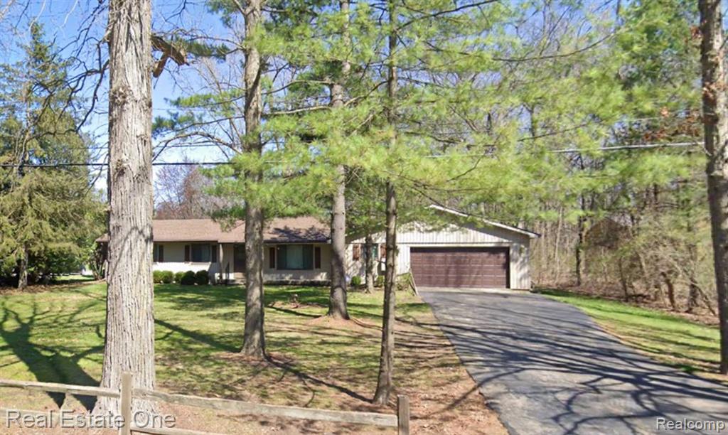 5661 Crooked Lake Road, Howell, MI 48843 — front exterior
