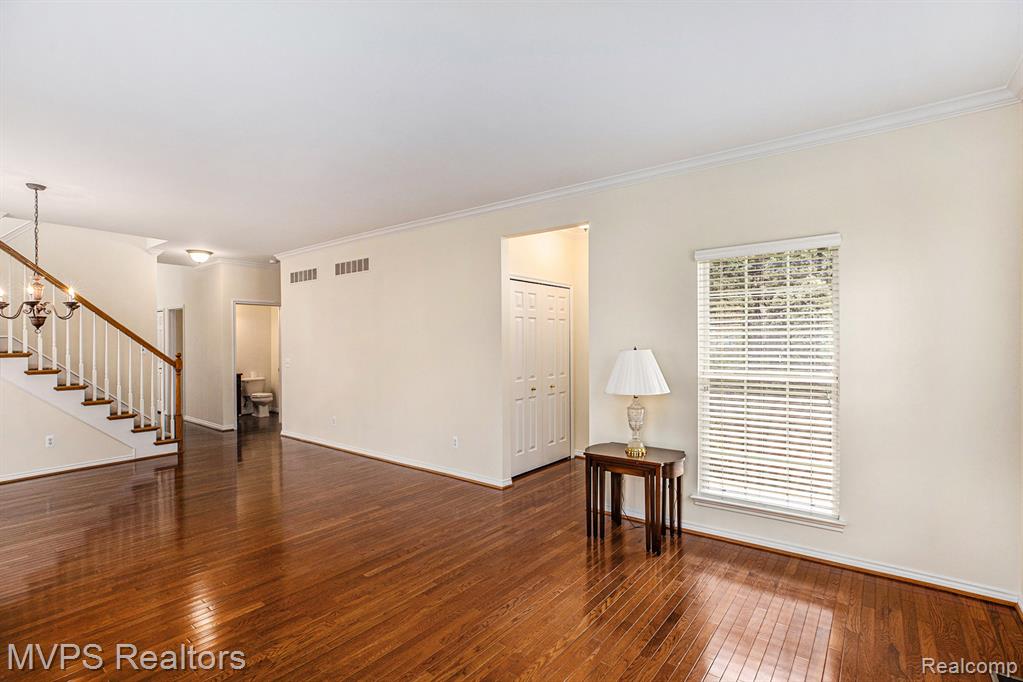 42640 Park Cresent Drive, Sterling Heights, MI 48313 — Photo 3