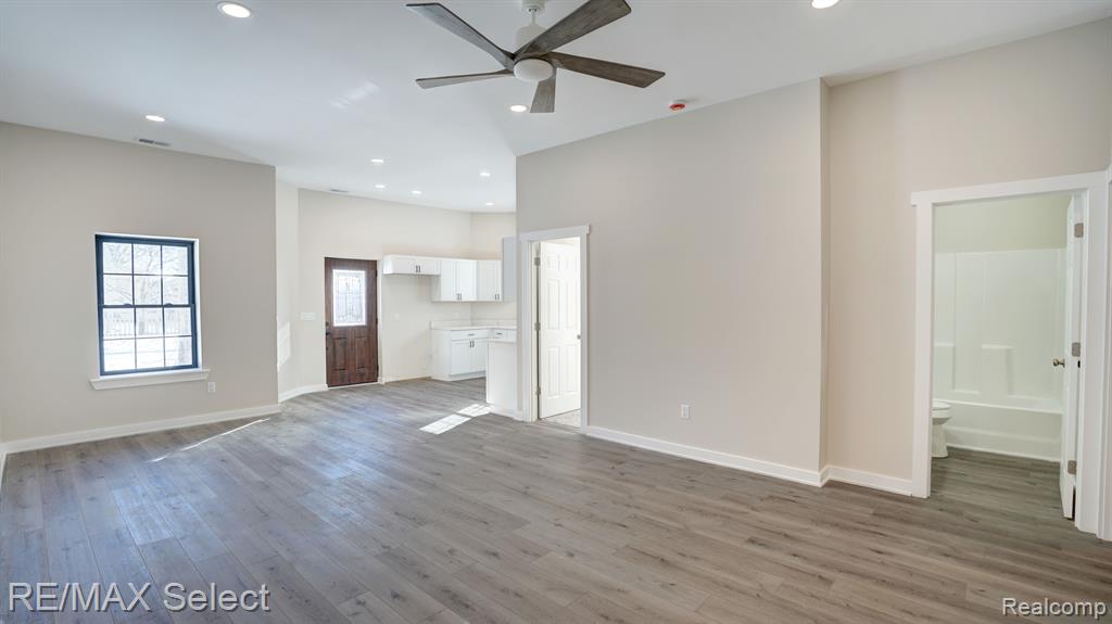 207 CLARENCE Street, Holly, MI 48442 — Photo 19