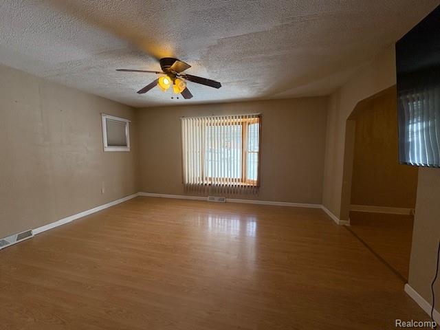 610 Kenilworth Avenue, Pontiac, MI 48340 — Photo 11