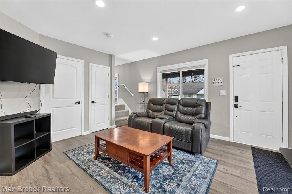 21631 Tulane Avenue, Farmington, MI 48336 — Photo 5