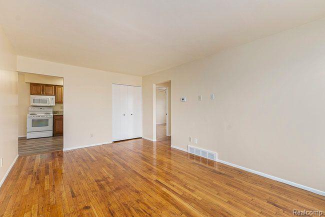 4909 MANSFIELD Avenue, 12, Royal Oak, MI 48073 — Photo 4
