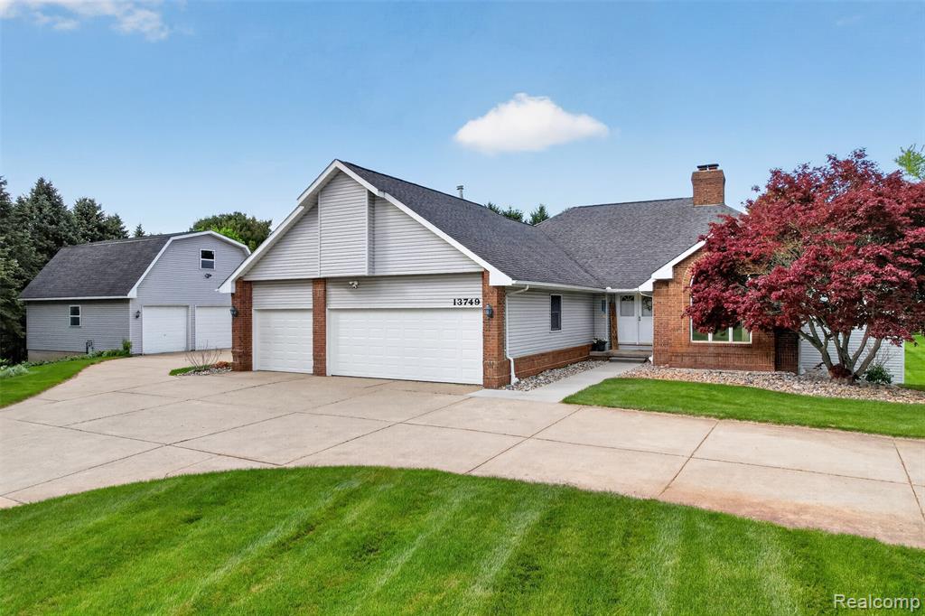 13749 Merrie Meadow Lane, South Lyon, MI 48178 — front exterior