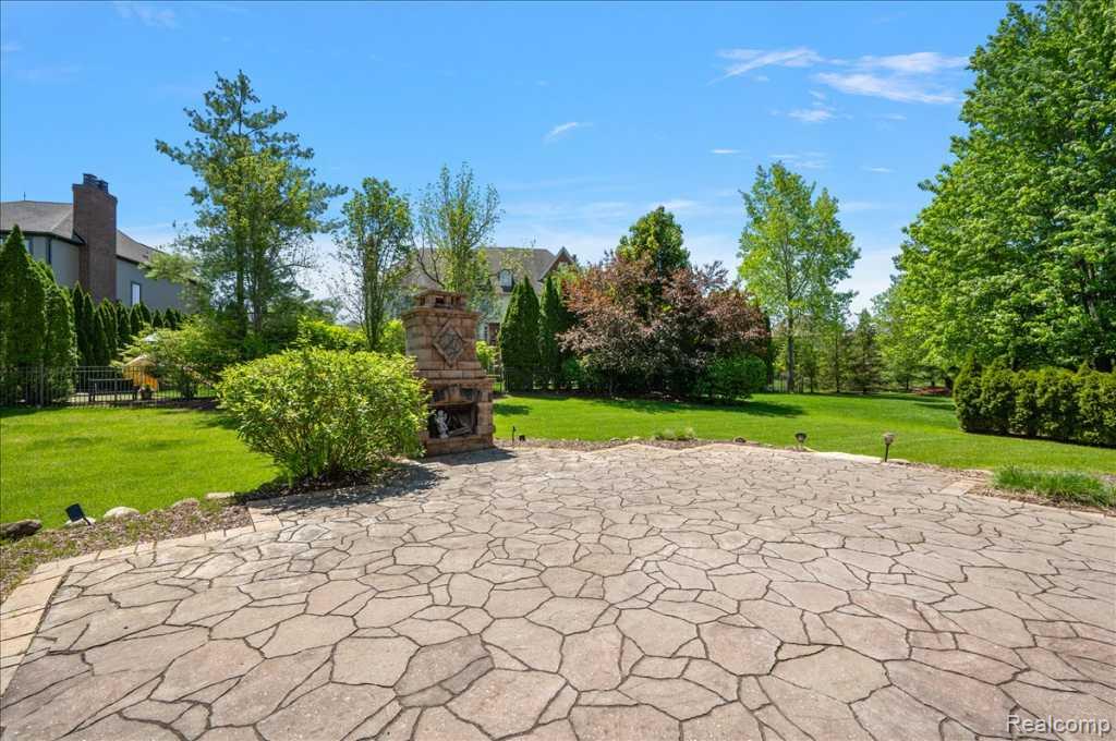 2885 Ambleside Court, Rochester, MI 48306 — Photo 8