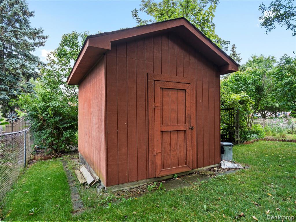 46386 Jackson Drive, Macomb, MI 48044 — Photo 47