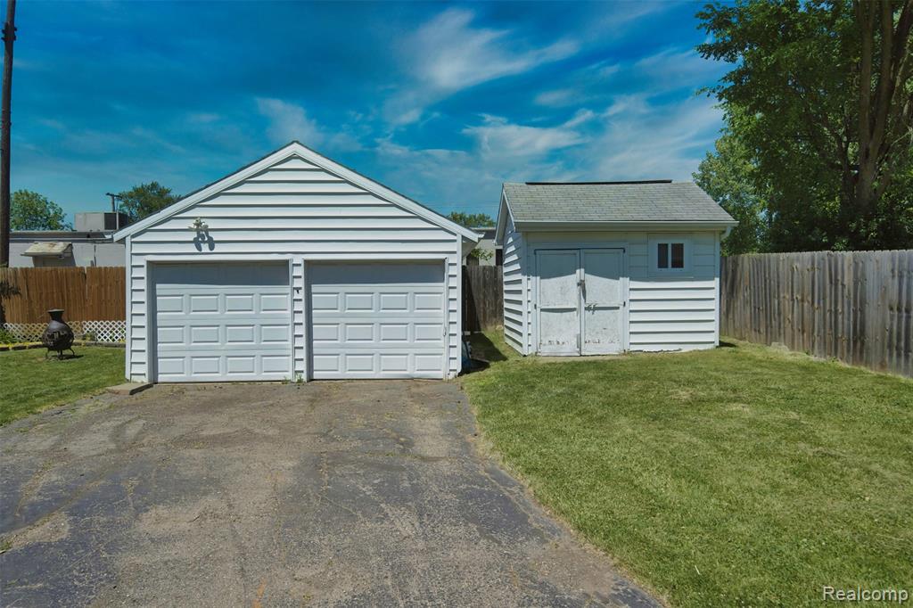 2700 Hallman Avenue, Waterford, MI 48328 — Photo 3