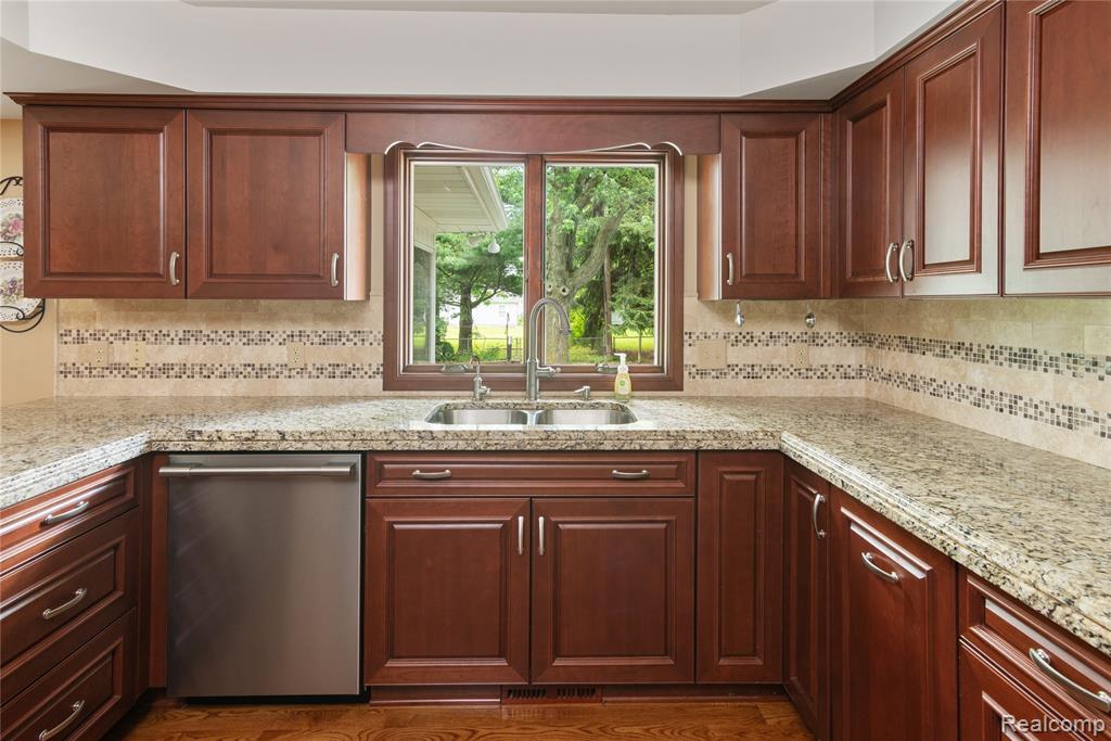 5505 Dolphin Street, East China, MI — Photo 10