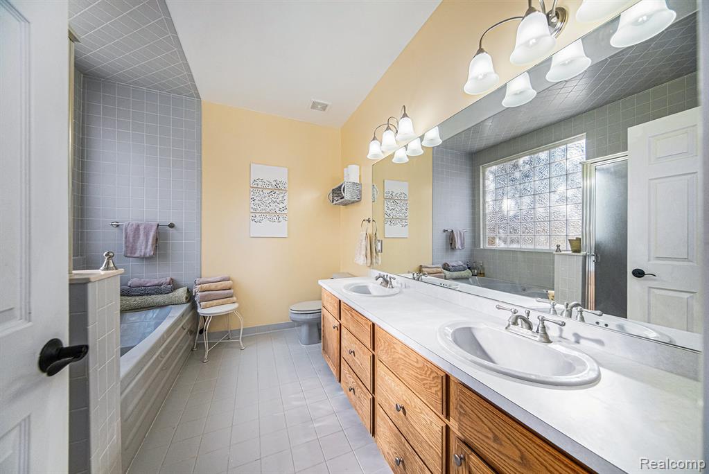 9993 Tioga Trail, Pinckney, MI 48169 — Photo 15