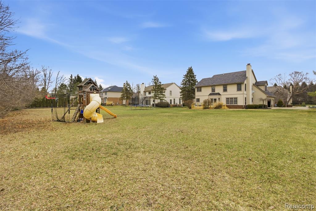 5139 Birkdale Drive, Commerce Twp, MI 48382 — Photo 41