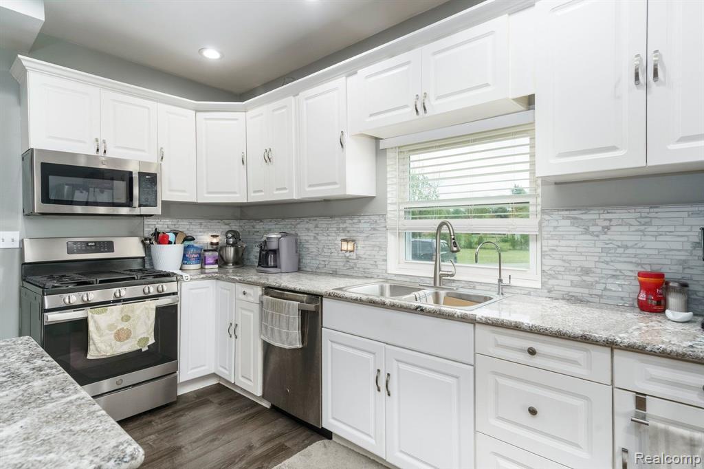 4206 GRAND BLANC Road, Swartz Creek, MI 48473 — Photo 19