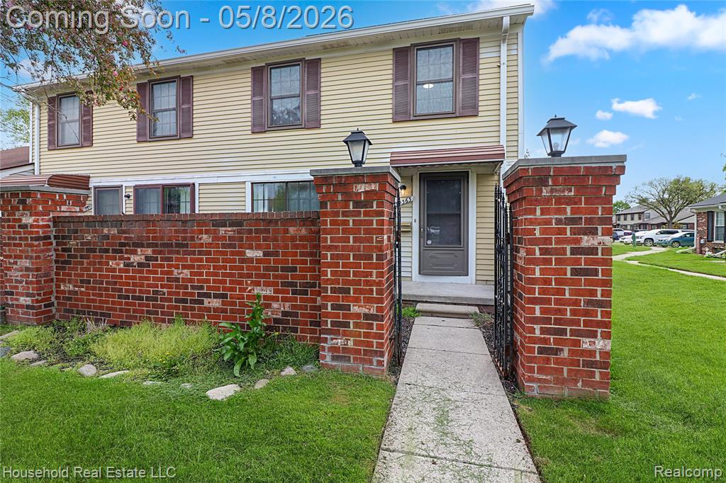 39363 Heatherheath Drive, Clinton Twp, MI 48038 — front exterior