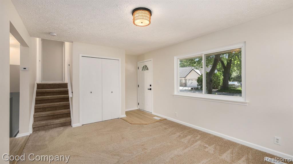 7250 SANDY BEACH Drive, Waterford, MI — Photo 4