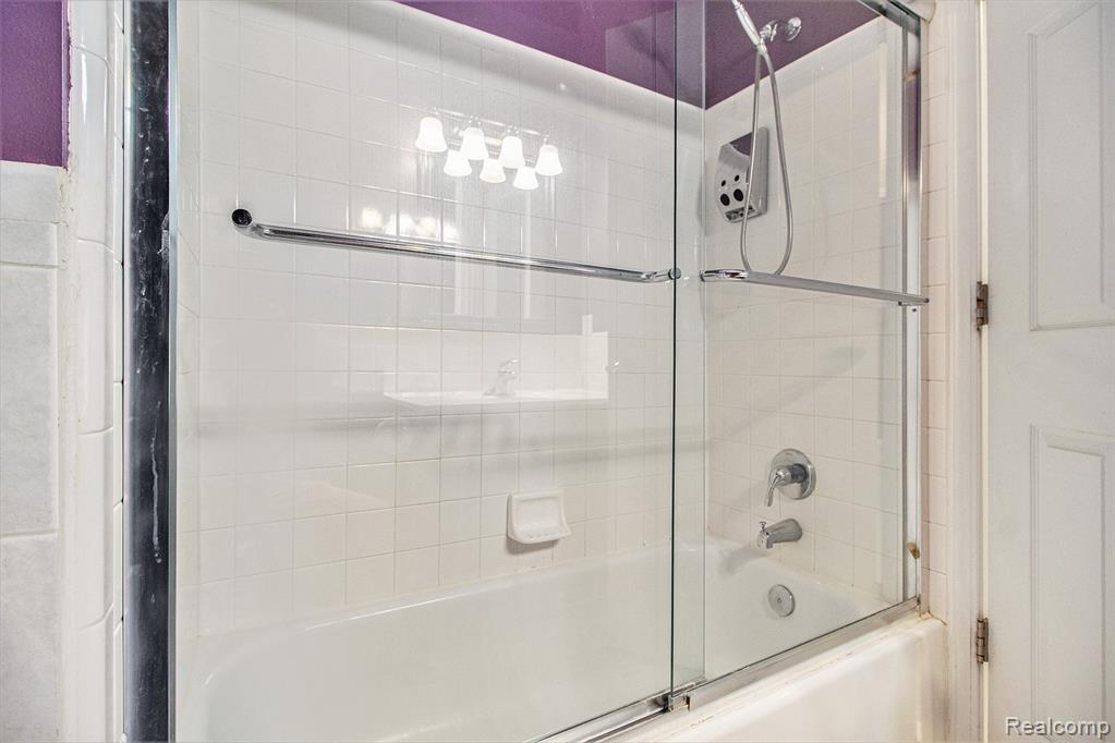 131 W KENILWORTH Avenue, Royal Oak, MI 48067 — Photo 22