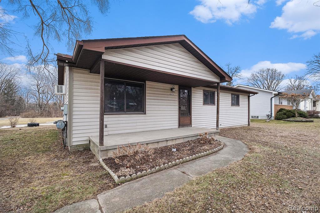 46474 VINEYARD Avenue, Shelby Twp, MI 48317 — Photo 3
