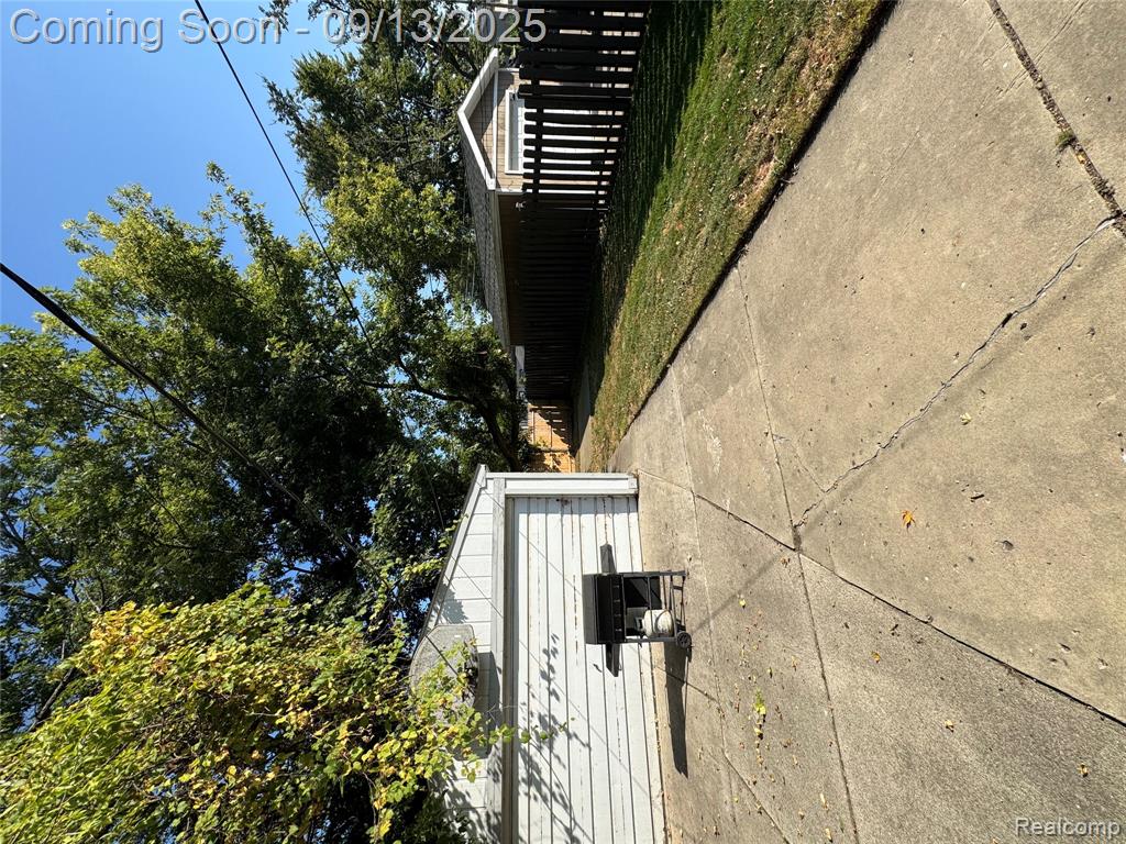 79 E Hudson Avenue, Madison Heights, MI 48071 — Photo 14
