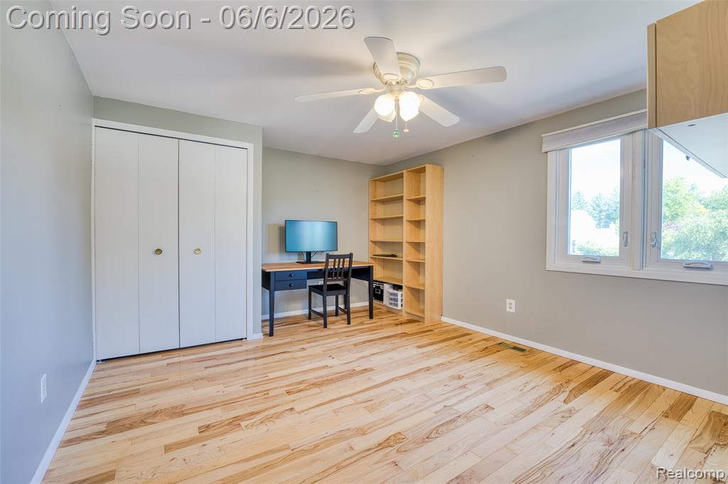 36275 Congress Road, Farmington, MI 48335 — Photo 33