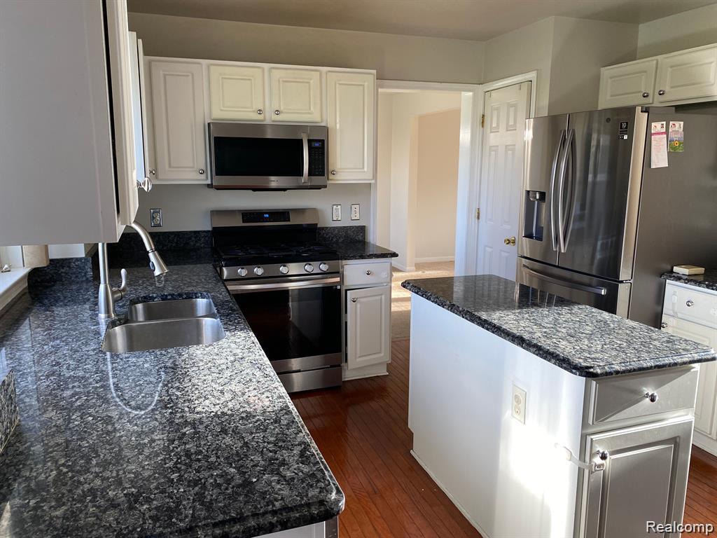 4762 Sherwood Circle, Canton, MI 48188 — Photo 7