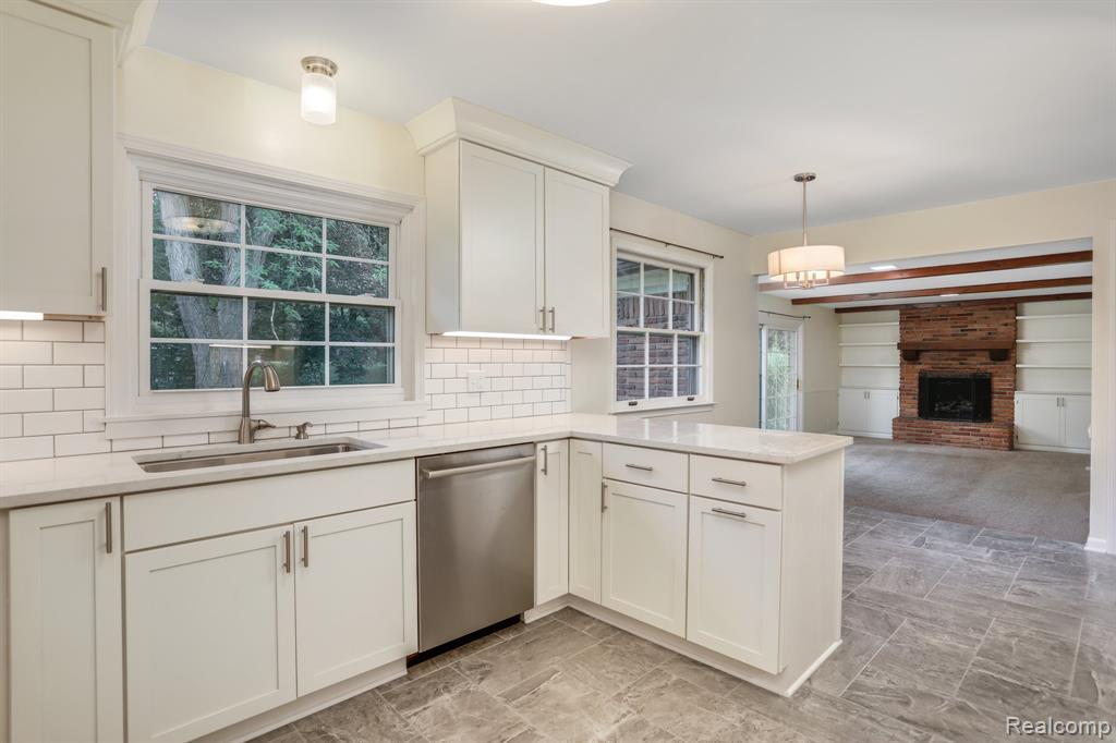 4259 WENDELL Road, West Bloomfield, MI 48323 — Photo 9