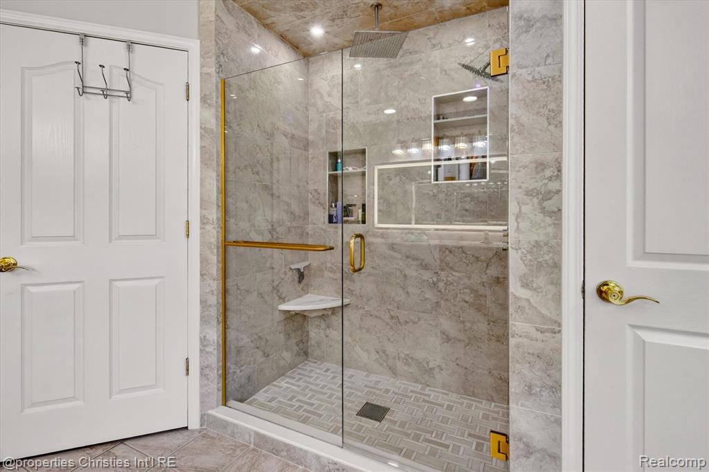 45094 Oak Forest Drive, Northville, MI 48168 — Photo 36