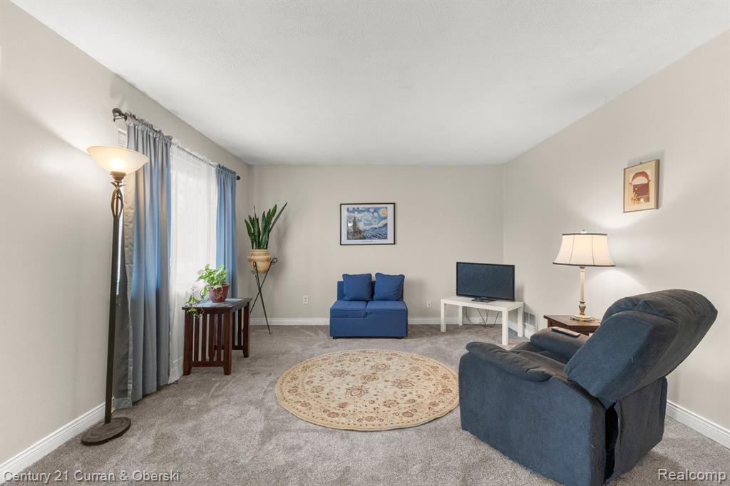4928 RAYMOND Avenue, Dearborn Heights, MI 48125 — Photo 5