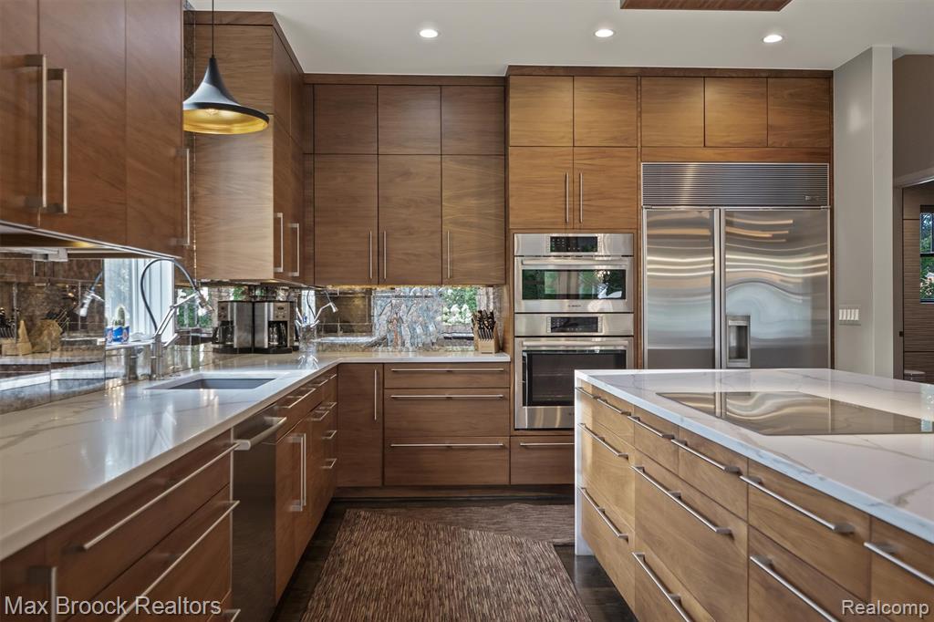 928 Montrose Avenue, Royal Oak, MI 48073 — Photo 14