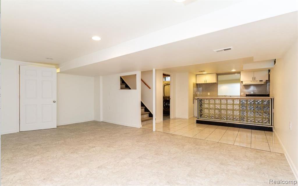 2852 MAYFAIR Drive, Troy, MI 48084 — Photo 30