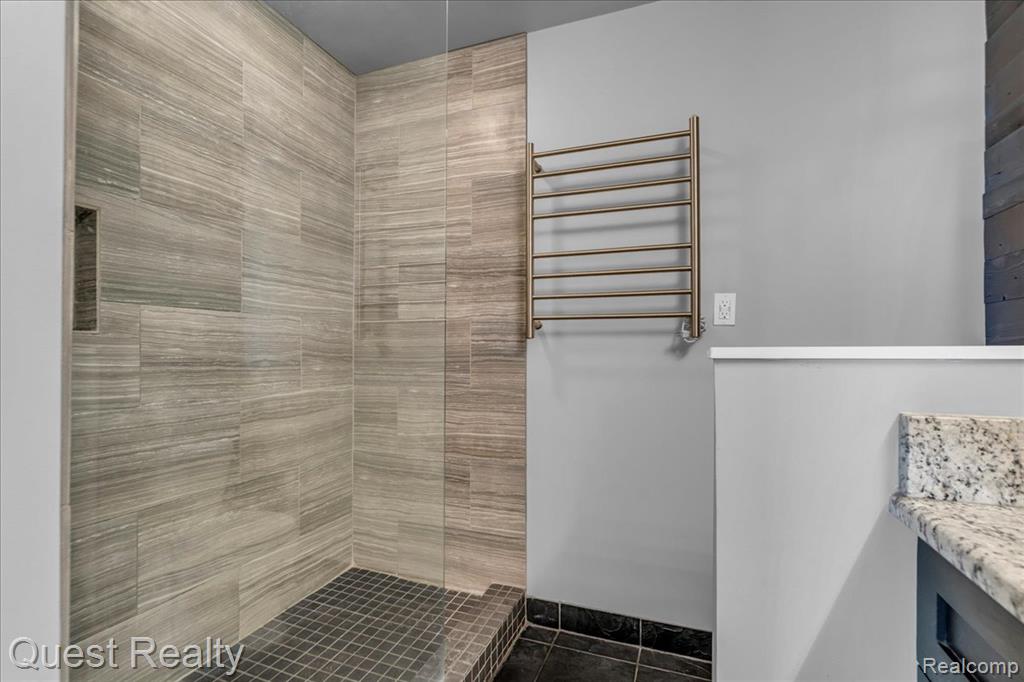 200 RIVER PLACE Drive, 11, Detroit, MI 48207 — Photo 23