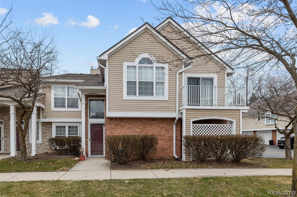 56103 CHESAPEAKE Trail, Shelby Twp, MI 48316