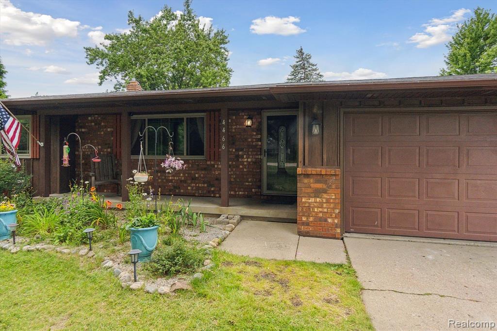 4466 VAN VLEET Road, Swartz Creek, MI 48473 — Photo 4