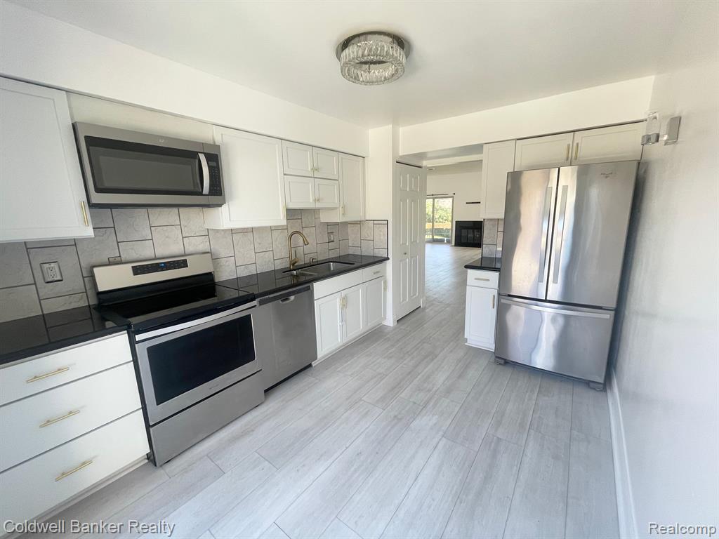 7330 BALSAM Court, West Bloomfield, MI — Photo 4