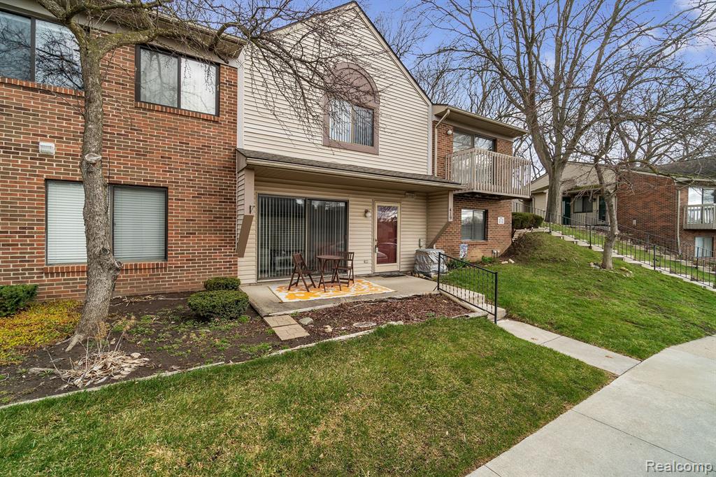 419 WATER TOWER Circle, Brighton, MI 48116 — Photo 2
