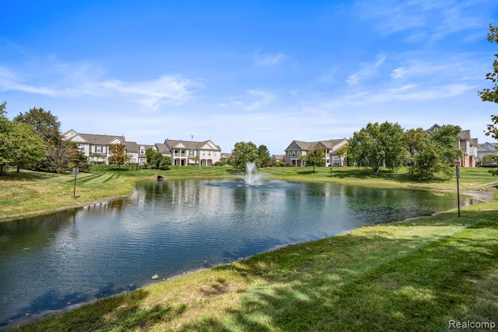 17200 Addington Drive, Commerce Twp, MI 48390 — Photo 35