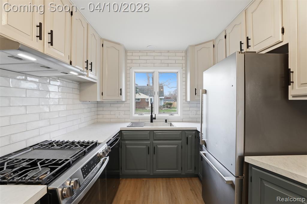 20201 Lancaster Street, Harper Woods, MI 48225 — Photo 13