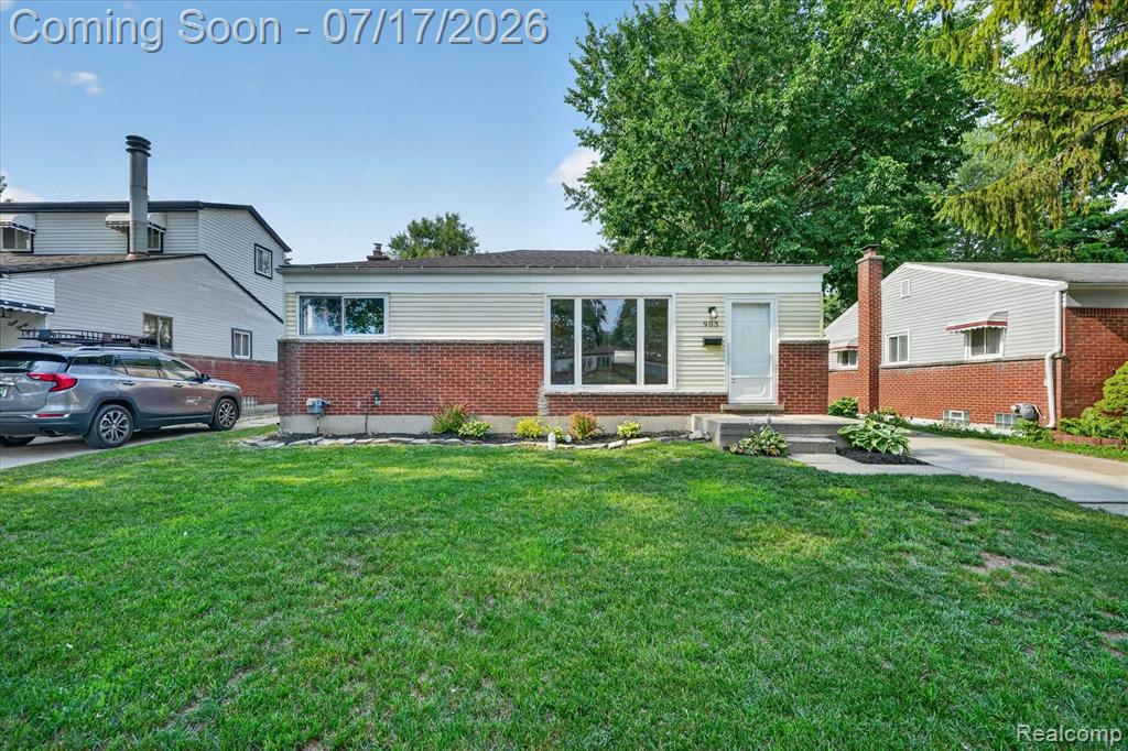 903 Bernie Lane, Madison Heights, MI 48071 — Photo 2