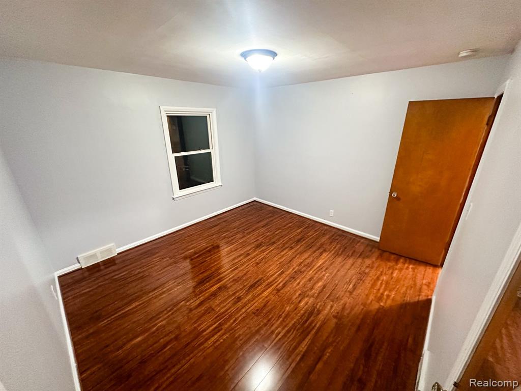 7626 W PARKWAY Street, Detroit, MI 48239 — Photo 8