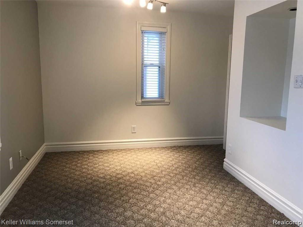18541 Utica, Roseville, MI 48066 — Photo 21