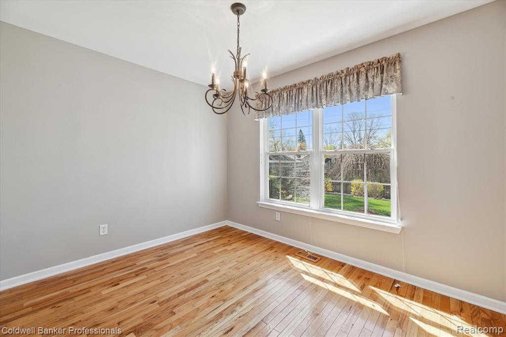 713 MARY ANN Drive, Holly, MI 48442 — Photo 5