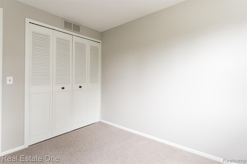 42500 LAKE SUCCESS Drive, Northville, MI 48167 — Photo 16