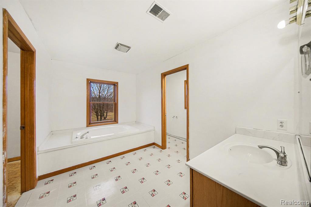 23780 Carleton West Road, Belleville, MI 48111 — Photo 16