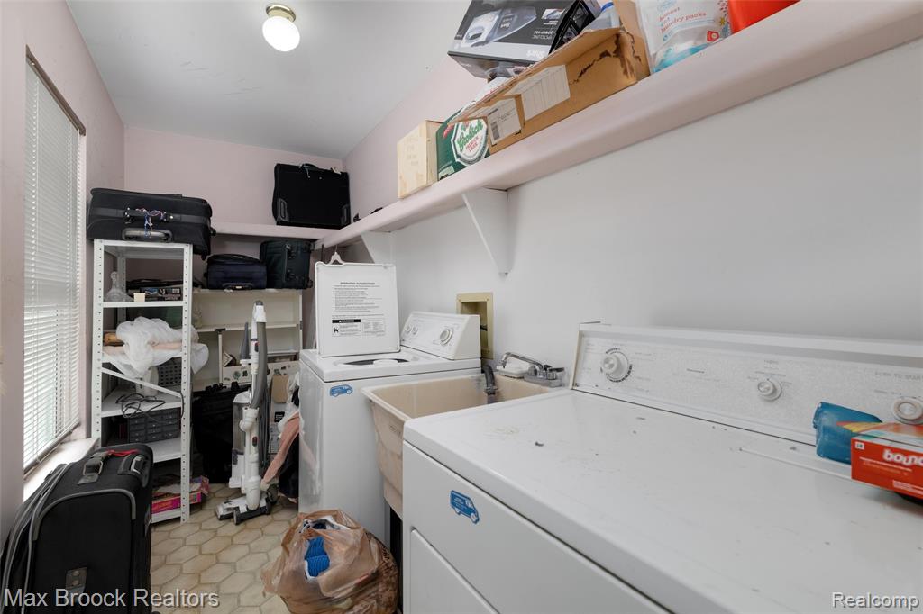 5495 Kingsfield Drive, West Bloomfield, MI — Photo 28