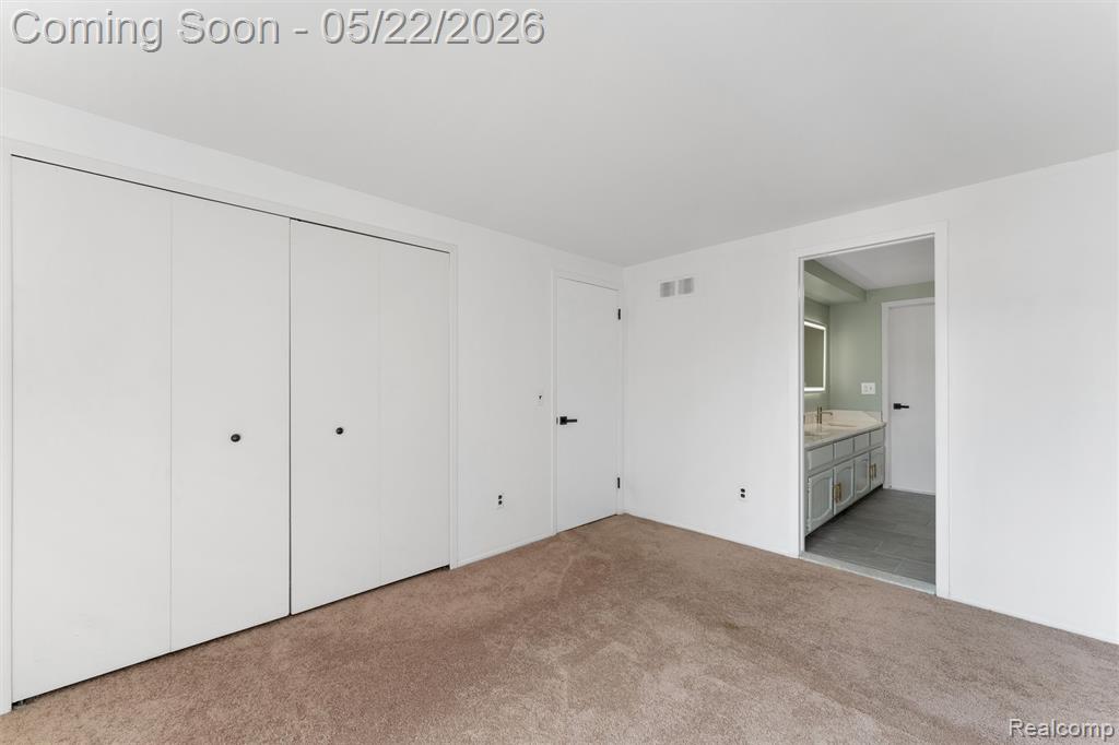 32105 W 12 Mile Road, Farmington, MI 48334 — Photo 24