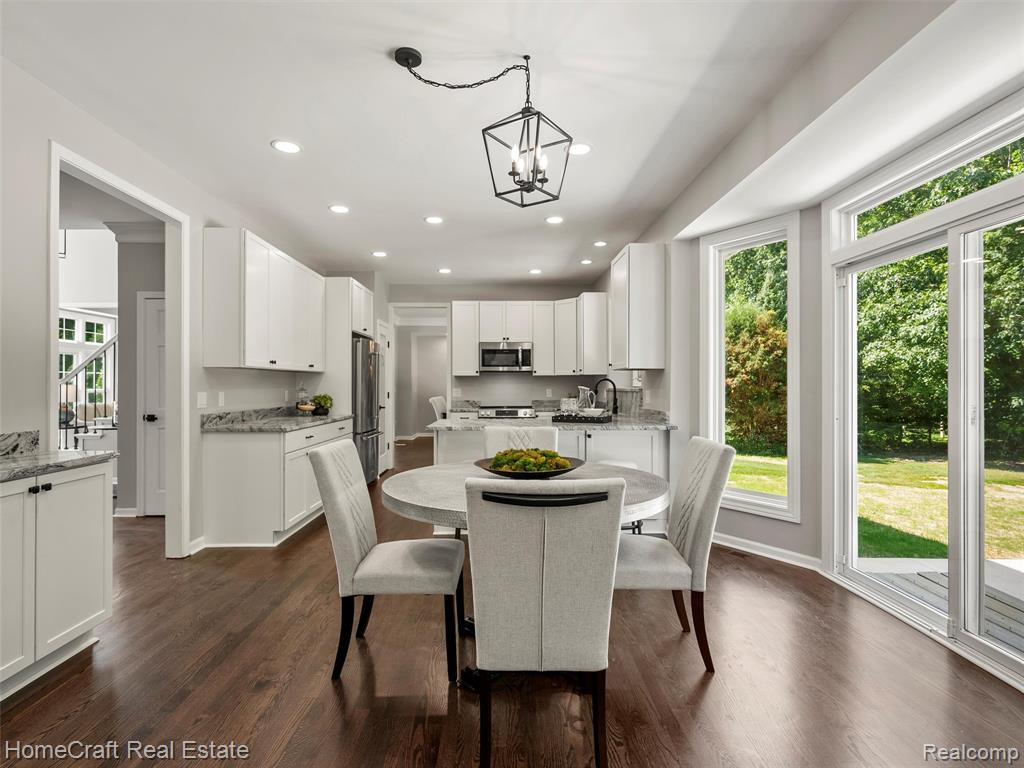 6807 SUNSET Drive, South Lyon, MI 48178 — Photo 17