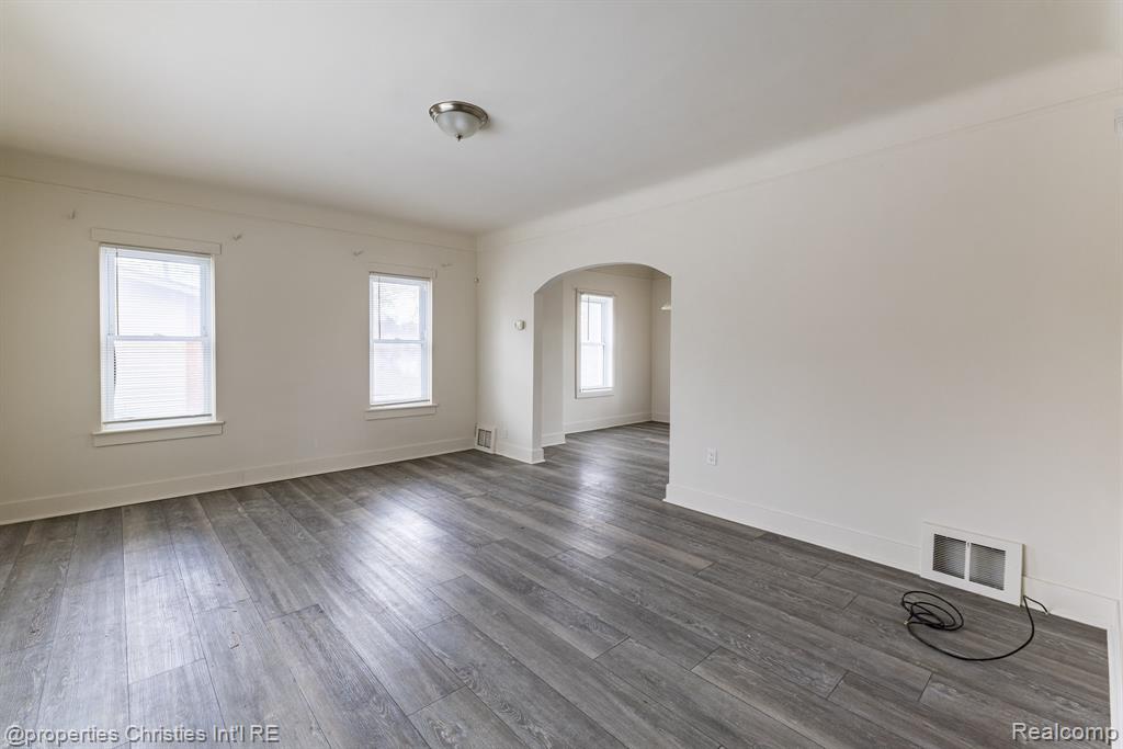 8056 Dawn Drive, Sterling Heights, MI 48314 — Photo 10