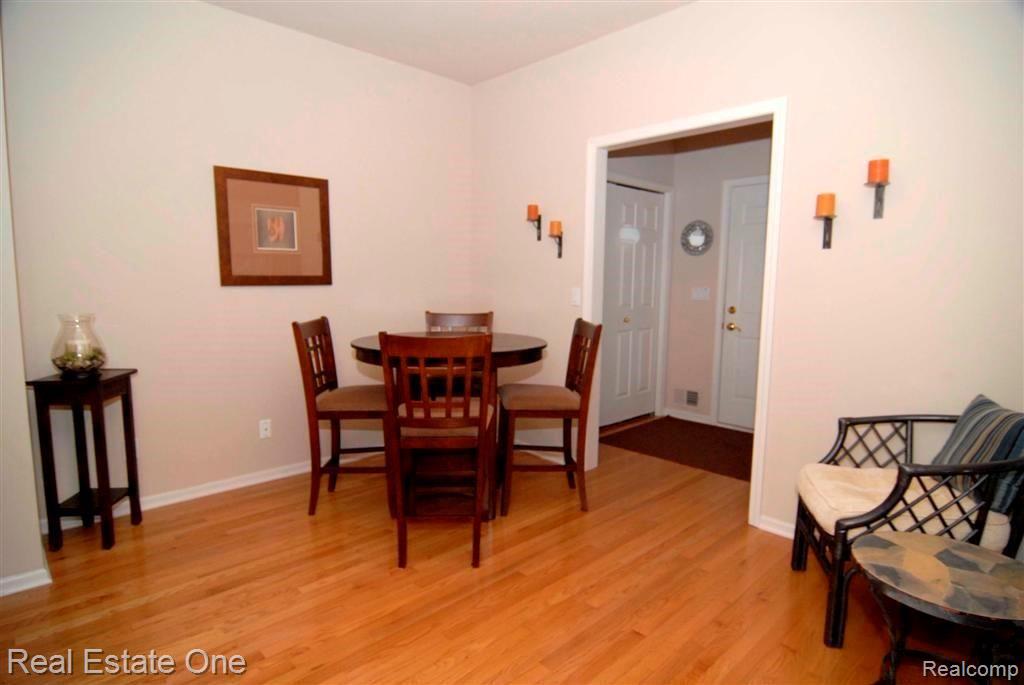 66 SANDHILLS Lane, Lake Orion, MI 48362 — Photo 22