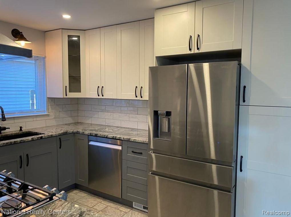 709 N EDISON Avenue, Royal Oak, MI 48067 — Photo 14