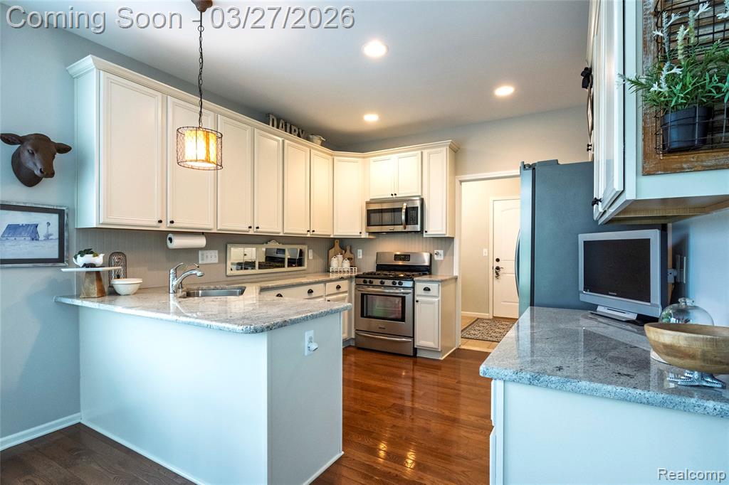 26727 Wilton Court, New Hudson, MI 48165 — Photo 12