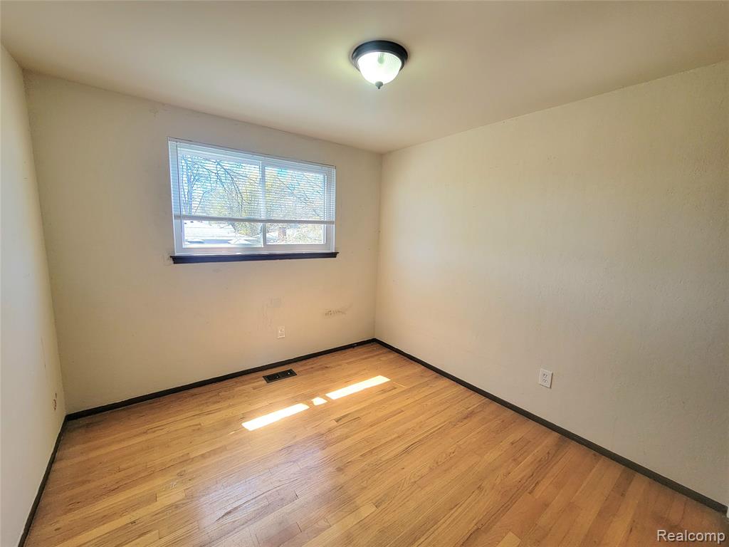 3458 Common Road, Warren, MI 48092 — Photo 15