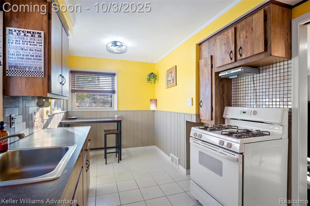 9567 Dixie, Redford, MI 48239 — Photo 10